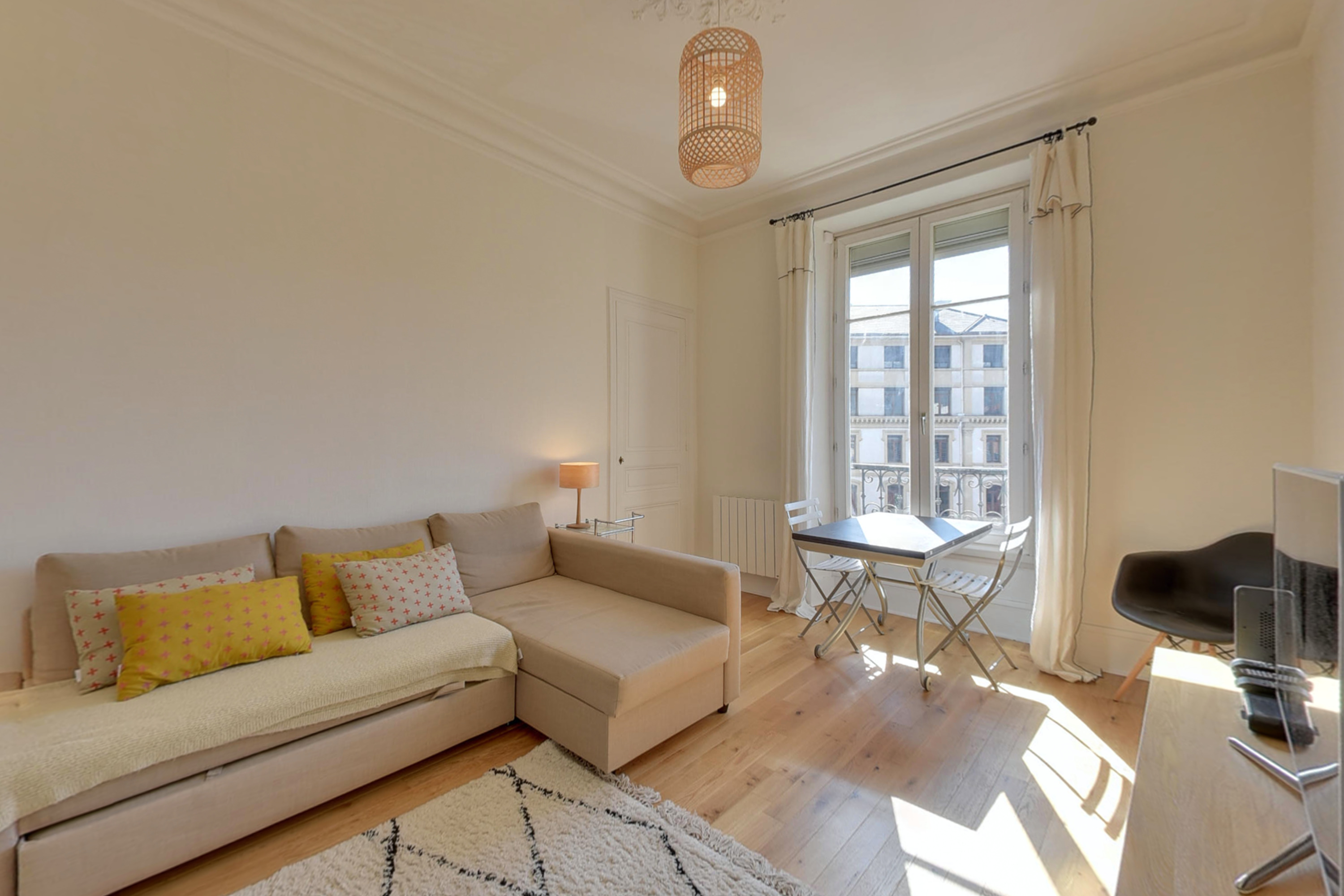 vente-grenoble-aigle-rue-de-turenne-superbe-2-p-c-au-3-me-tage-avec